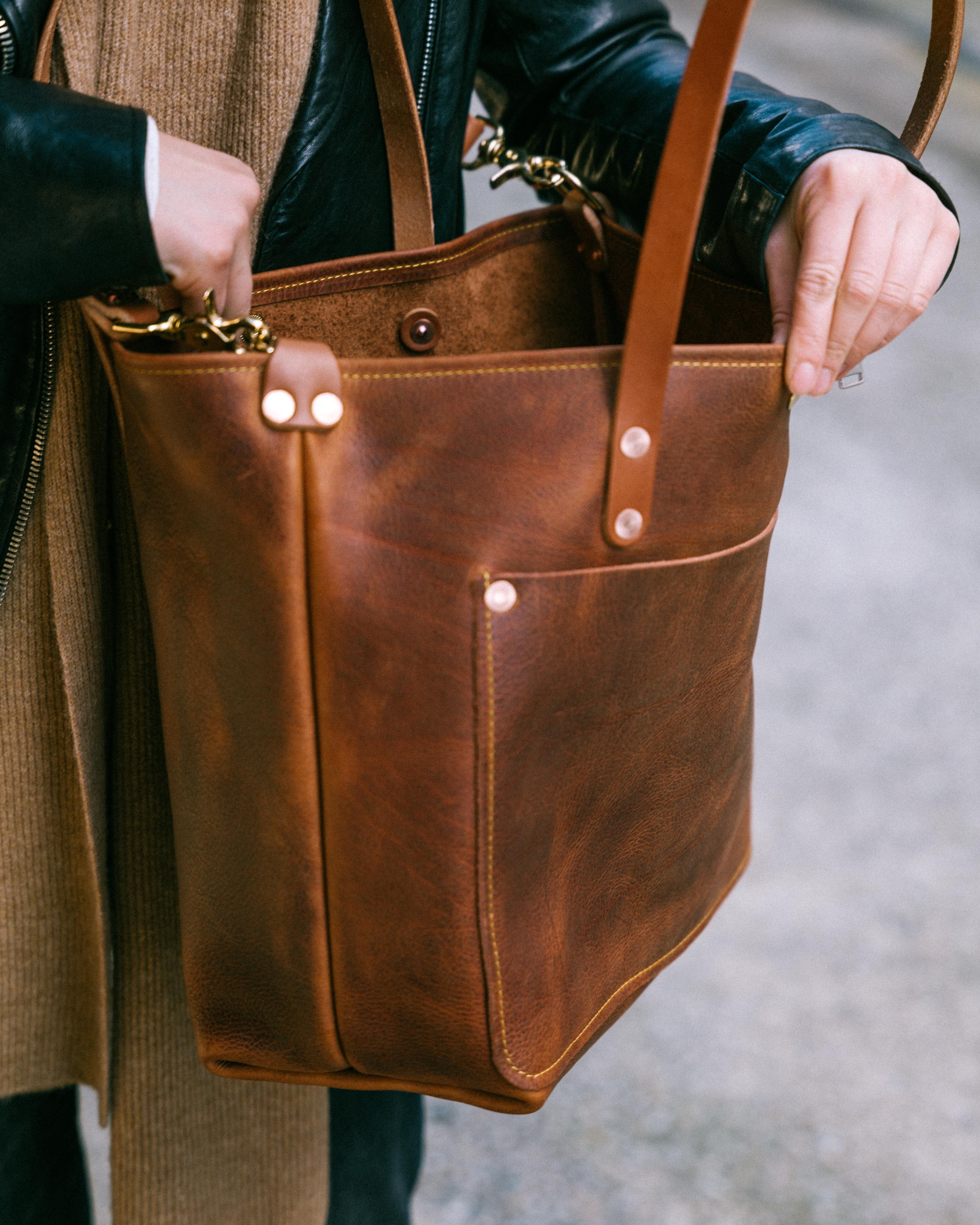 Scratch-and-Dent Navy Kodiak Travel Tote