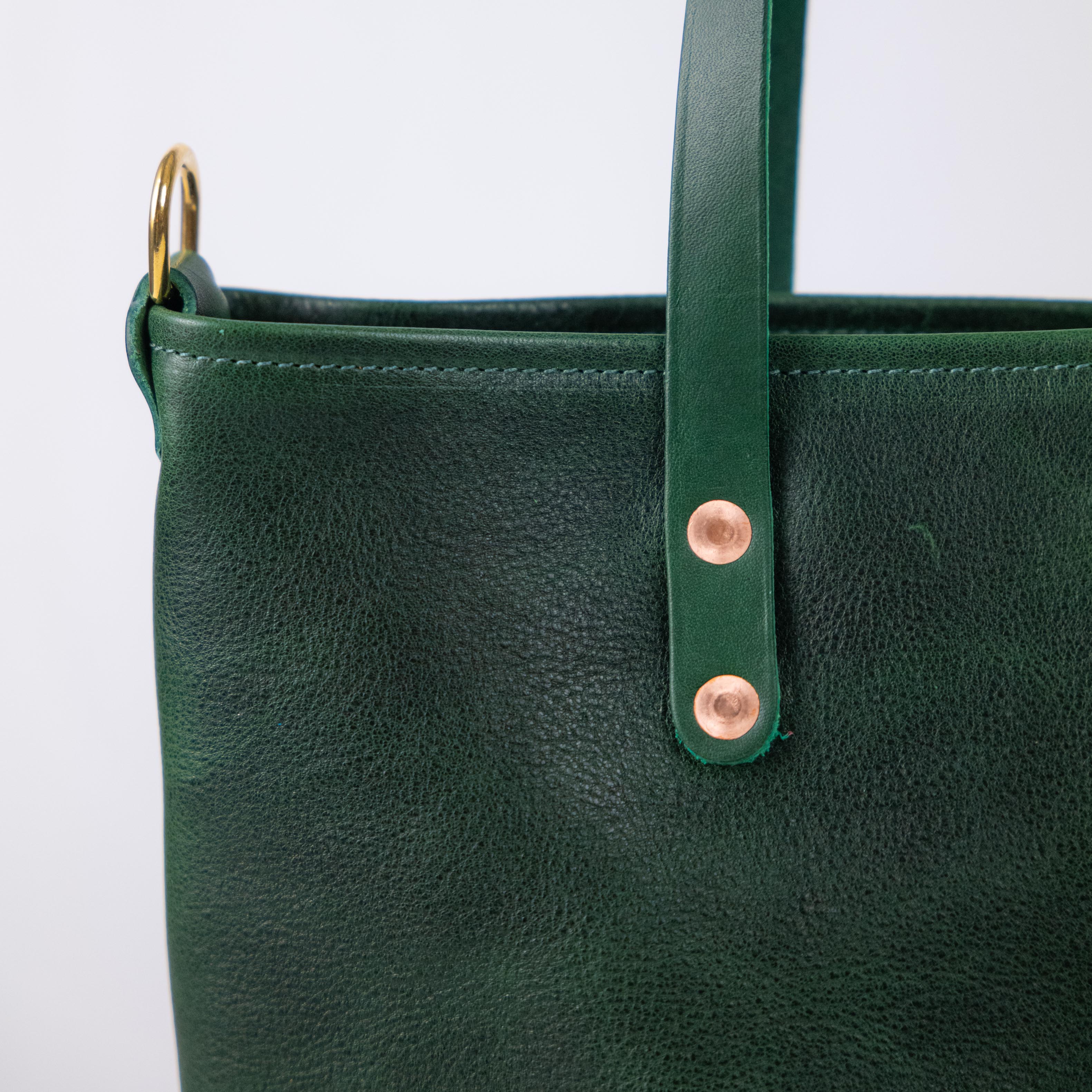 Green Bulldog Travel Tote