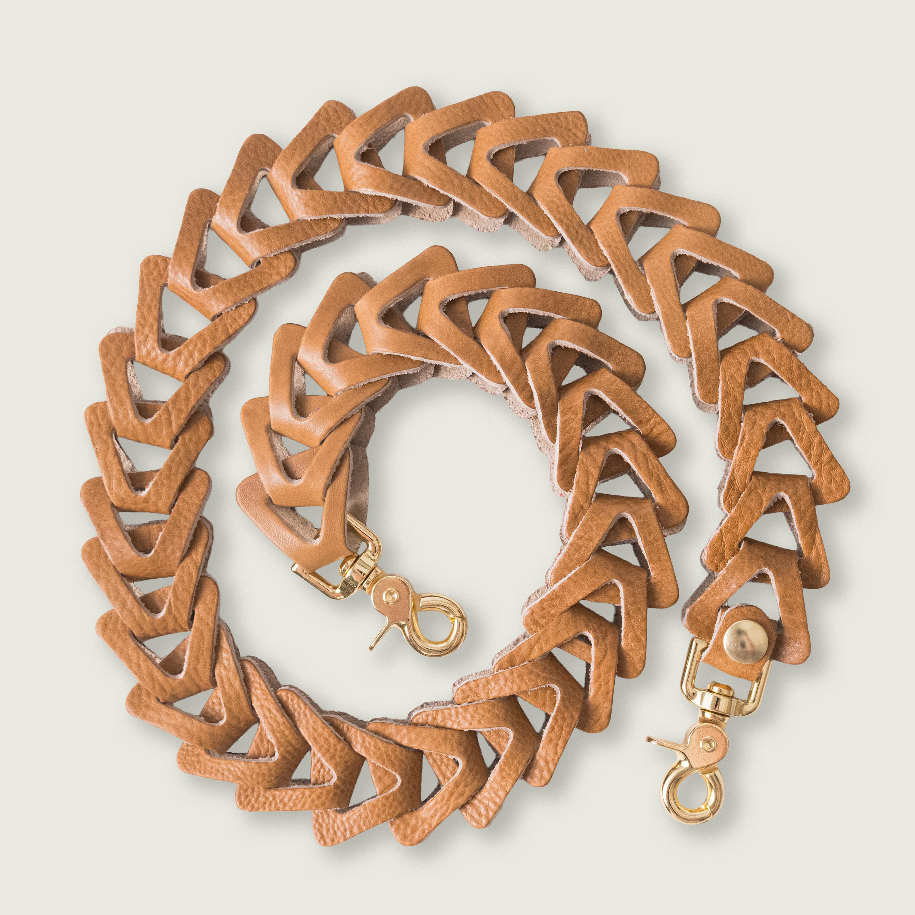 Sand Bulldog Chain Link Strap
