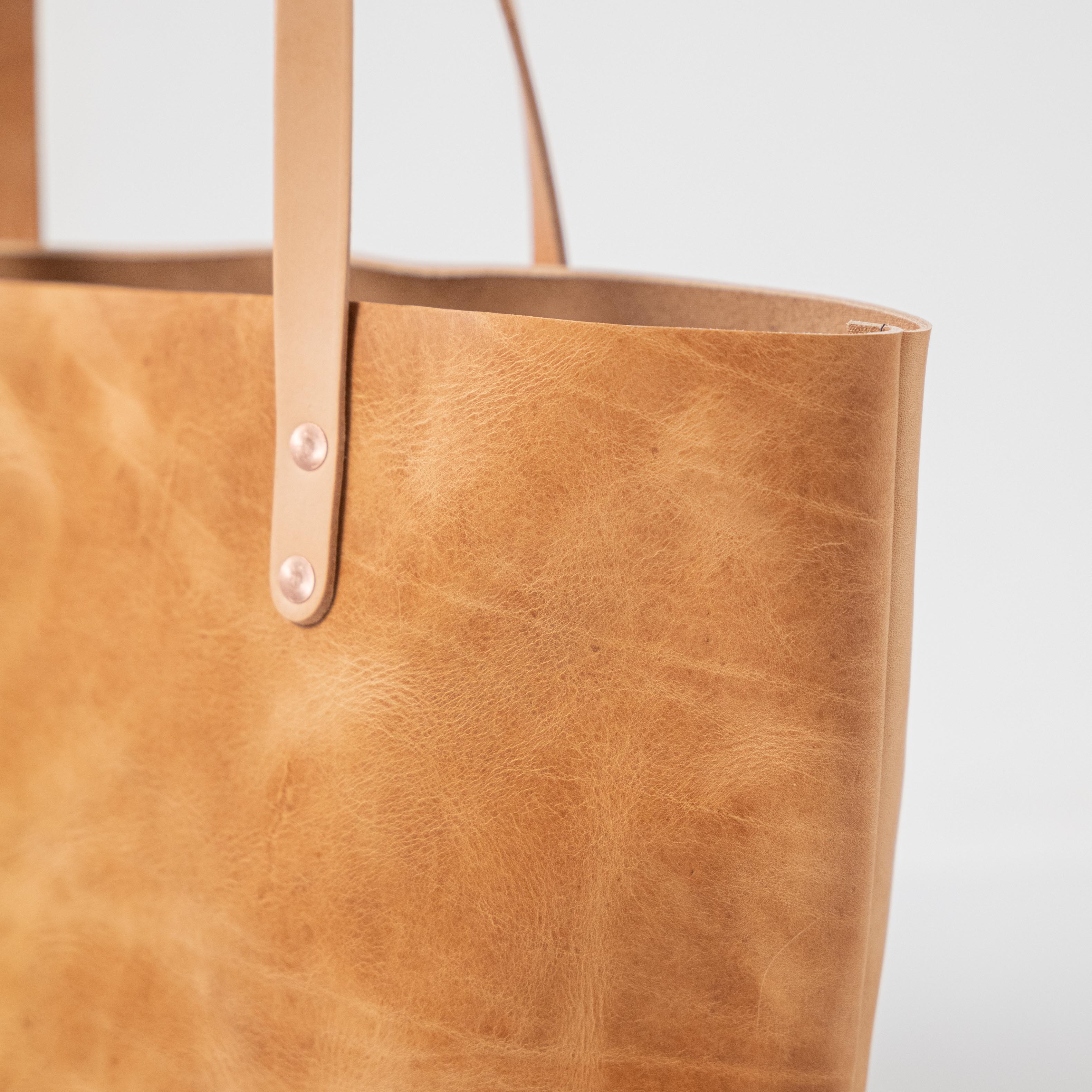 Natural Derby East West Tote