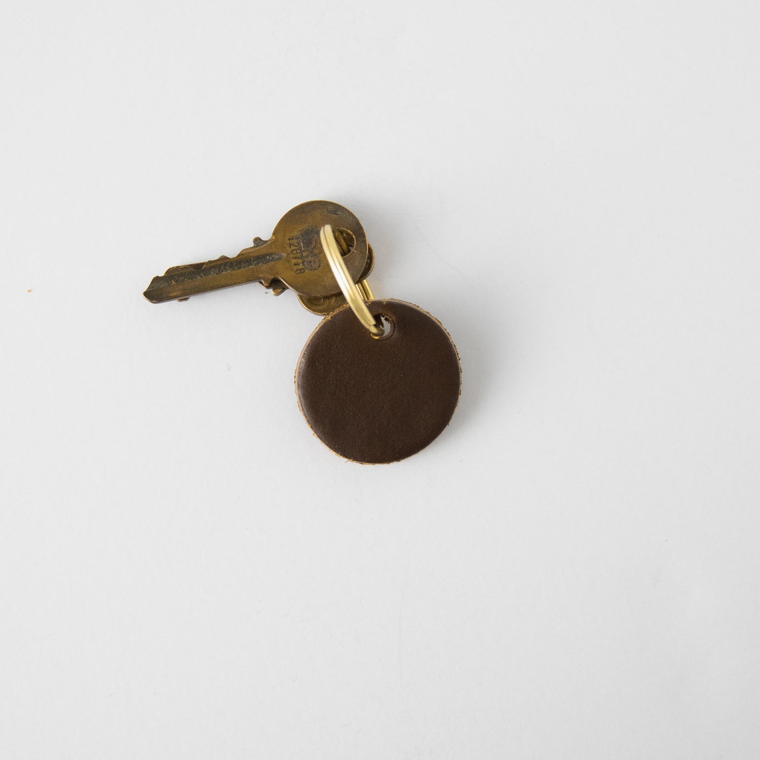 Olive Circle Key Fob- leather keychain - leather key holder - leather key fob - KMM & Co.