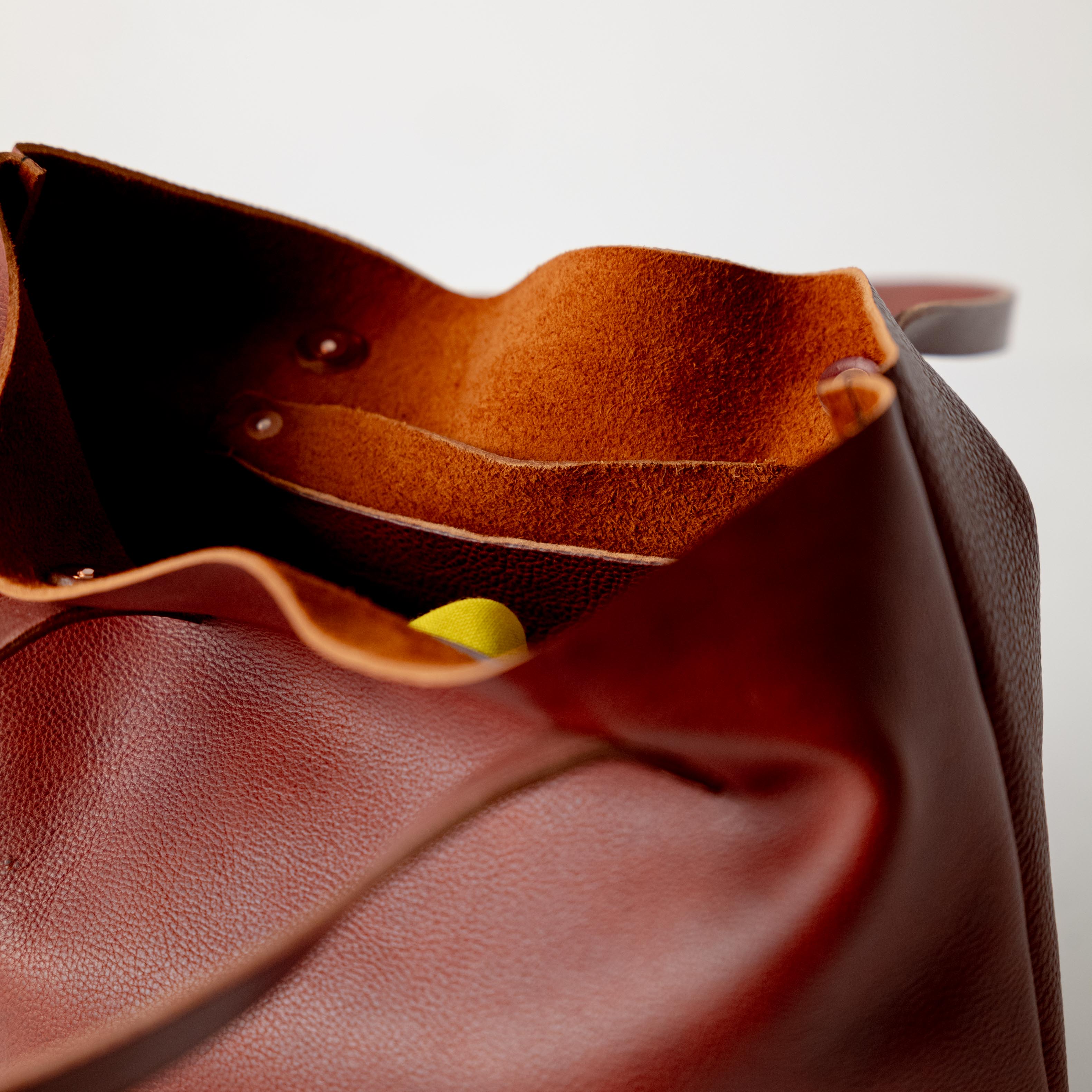 Scratch-and-Dent Dark Tan Bulldog Tote