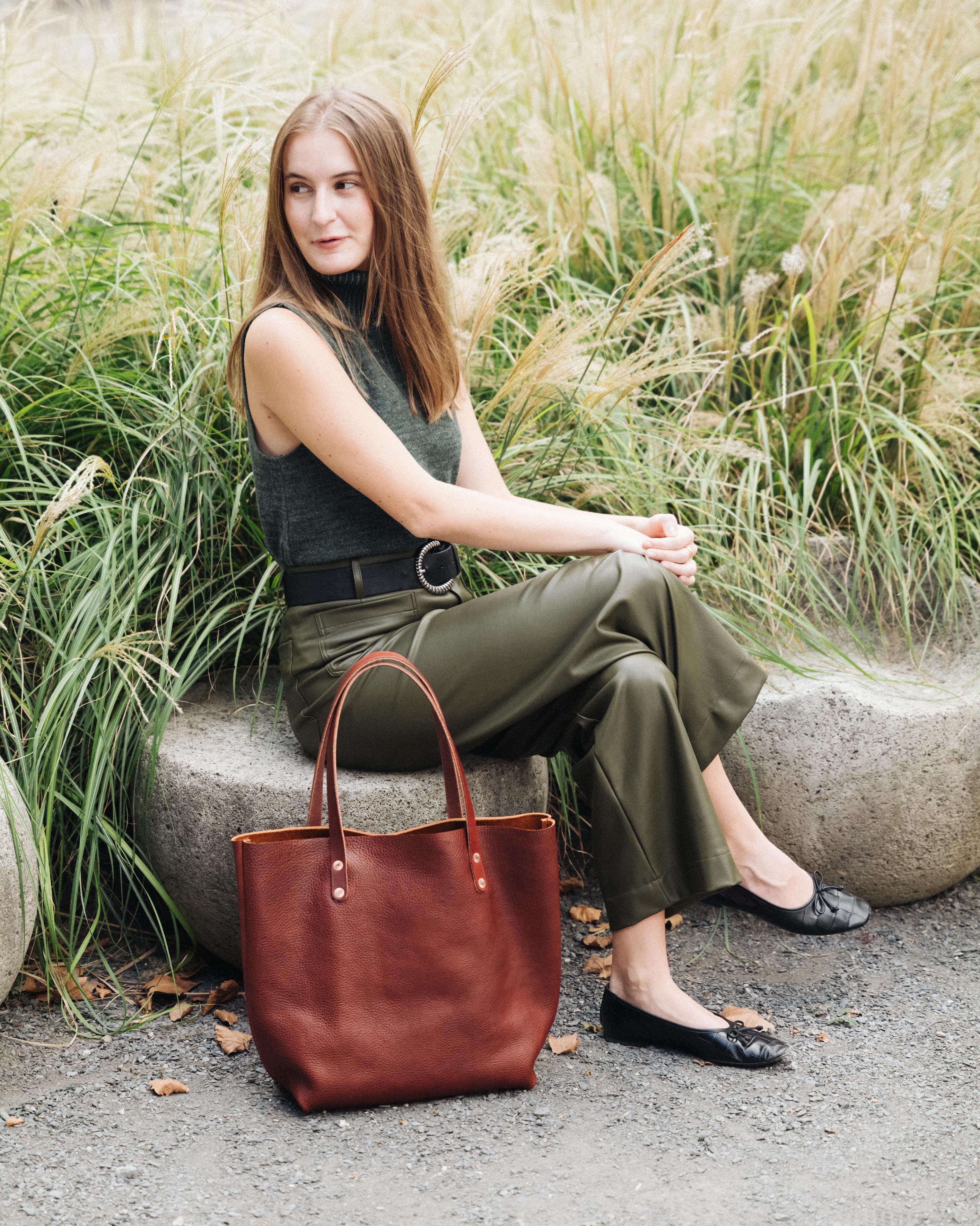 Scratch-and-Dent Dark Tan Bulldog Tote
