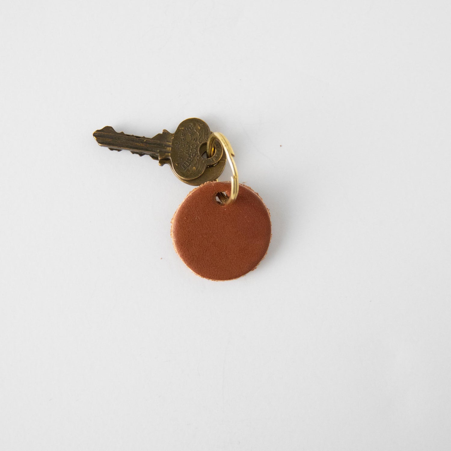 Tan Circle Key Fob- leather keychain - leather key holder - leather key fob - KMM & Co.