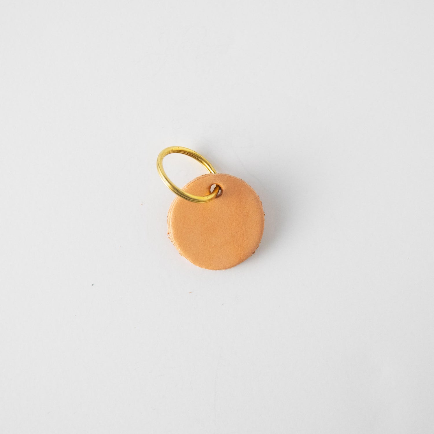 Vegetable Tanned Circle Key Fob- leather keychain - leather key holder - leather key fob - KMM & Co.