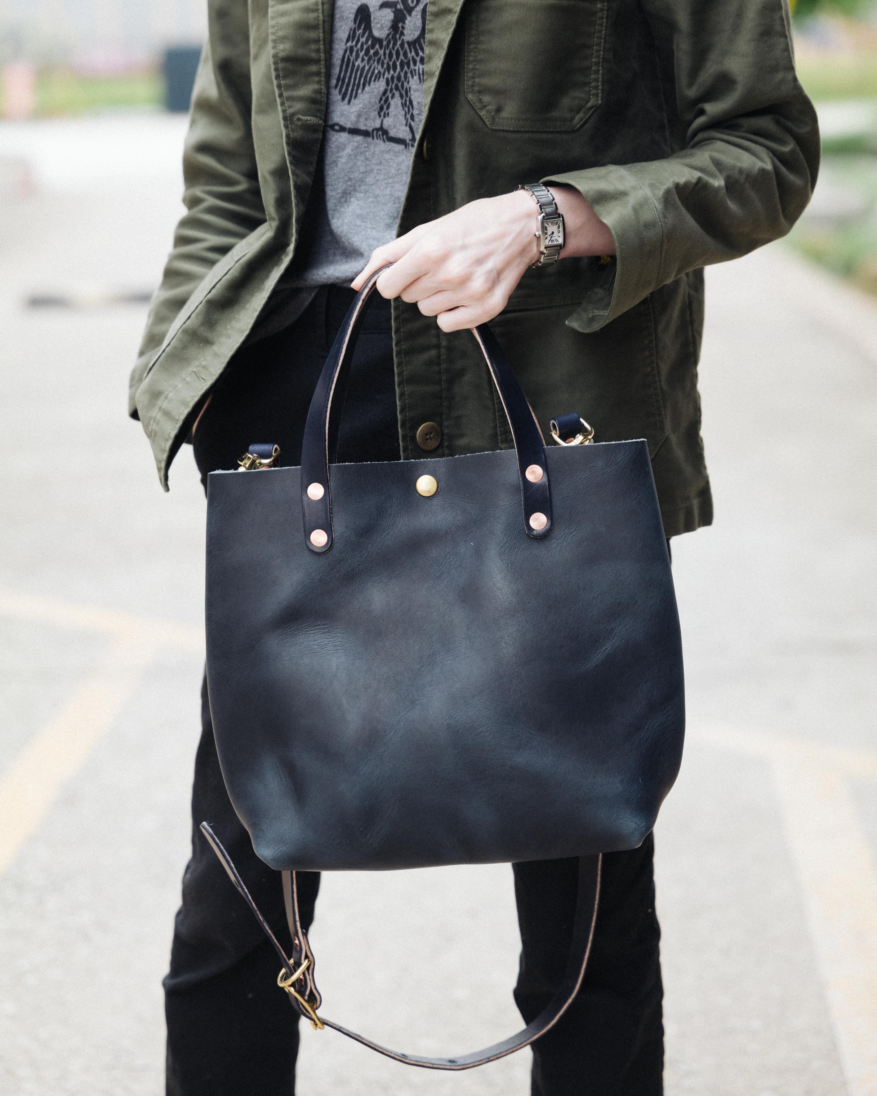 How To Make A DIY Leather Crossbody Bag | Diy leather bag, Leather diy,  Sewing leather