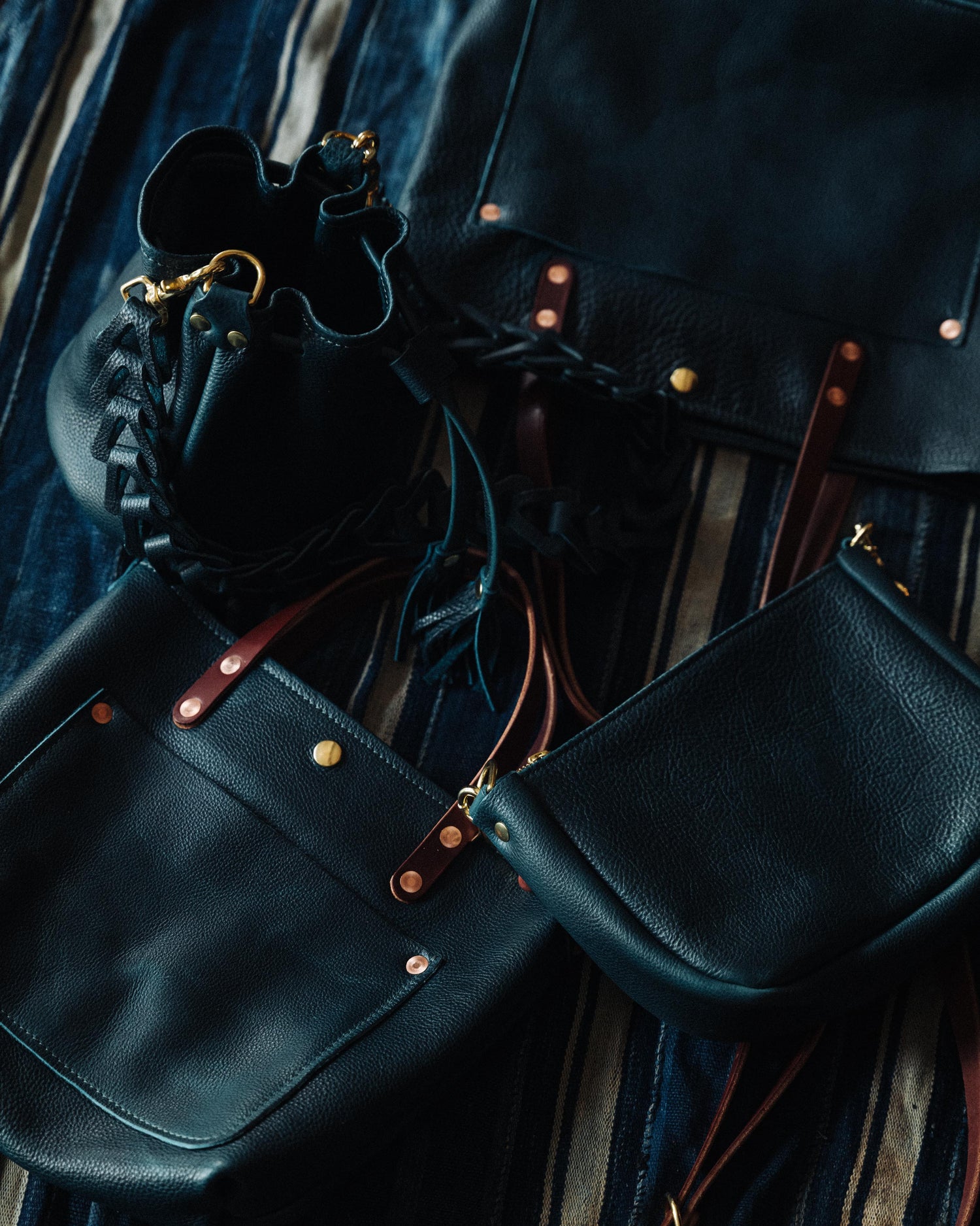 Scratch-and-Dent Dark Teal Bulldog Mini Crossbody Bag