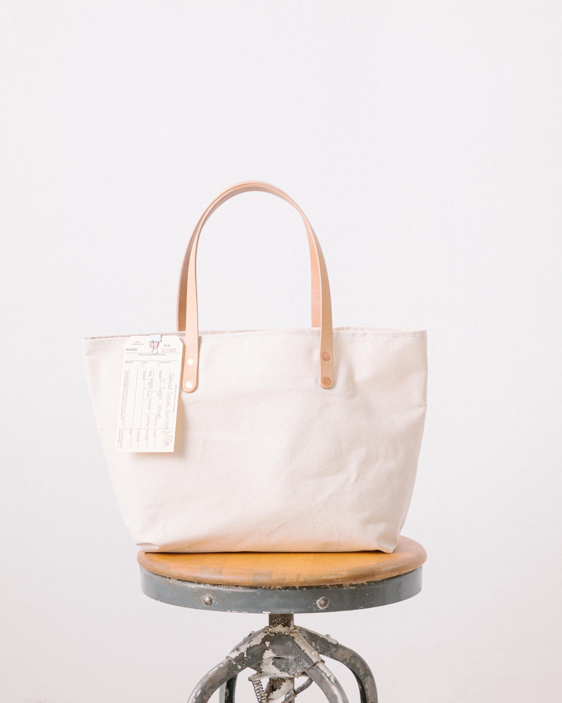 1098 Natural Canvas East West Tote - 7” Russet Handles