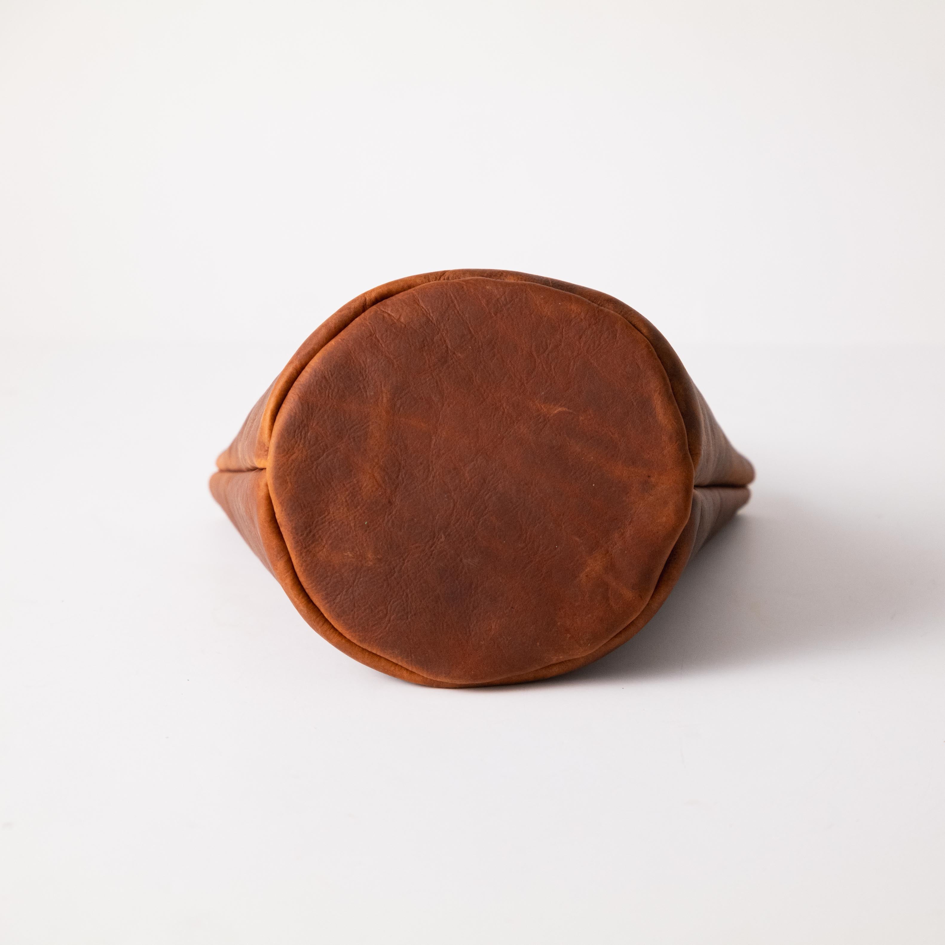 Scratch-and-Dent Cobalt Bulldog Bucket Tote