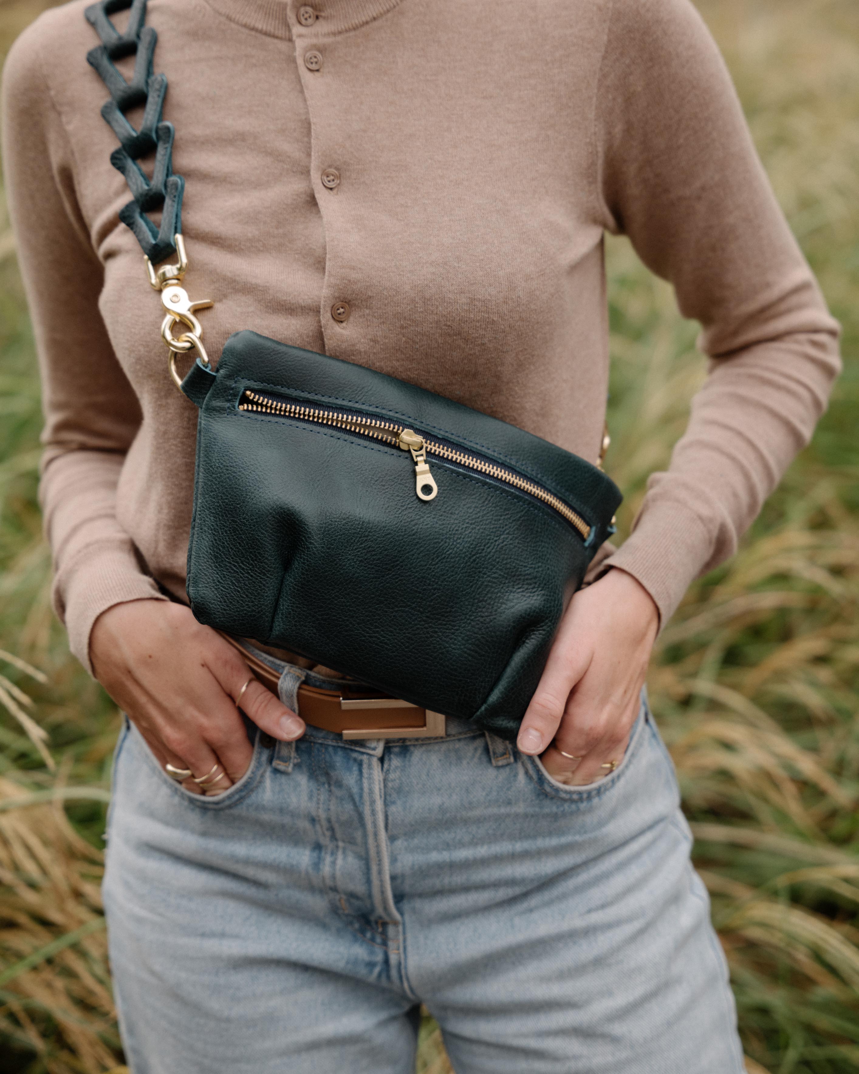 Scratch-and-Dent Dark Tan Bulldog Belt Bag
