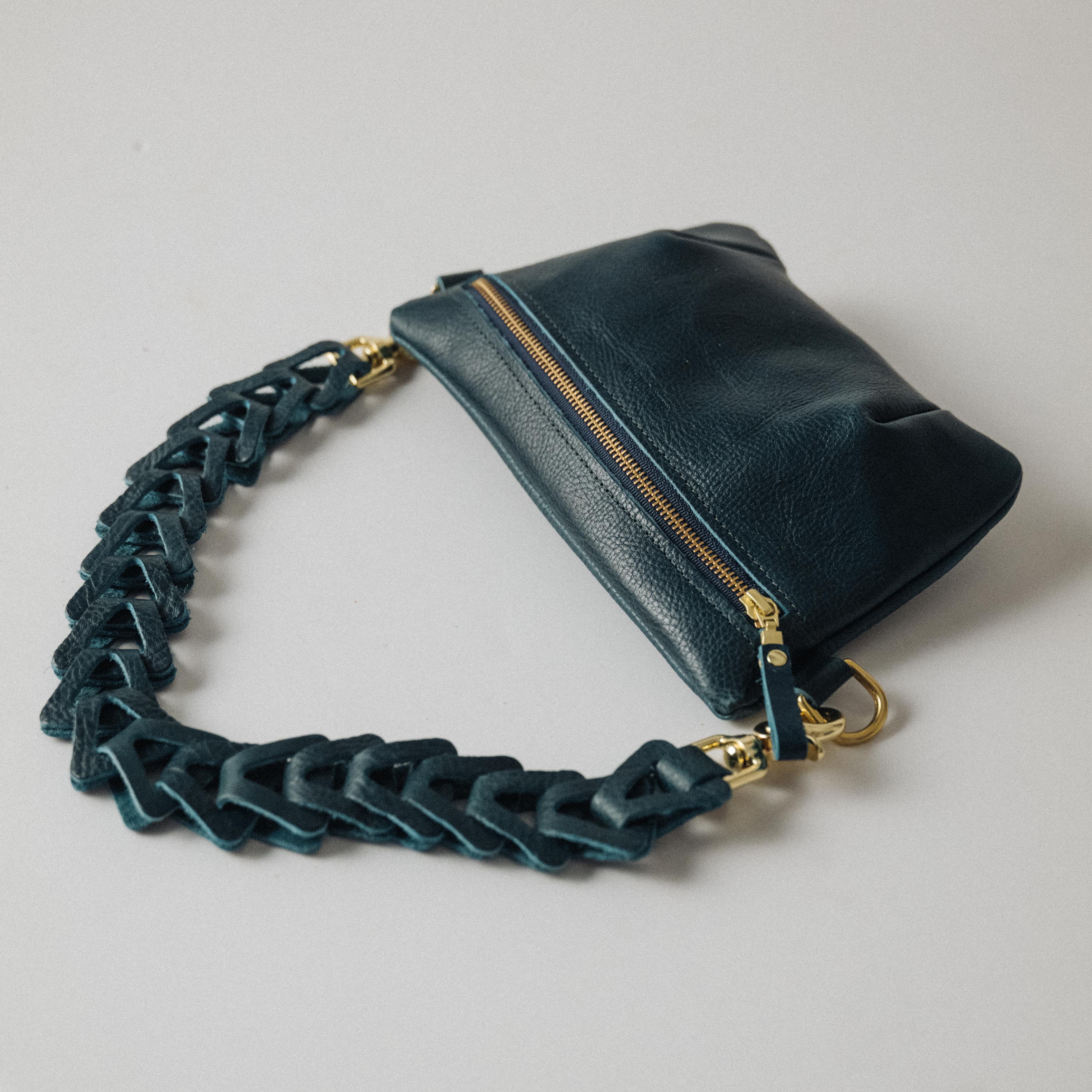 Scratch-and-Dent Dark Brown Bulldog Belt Bag