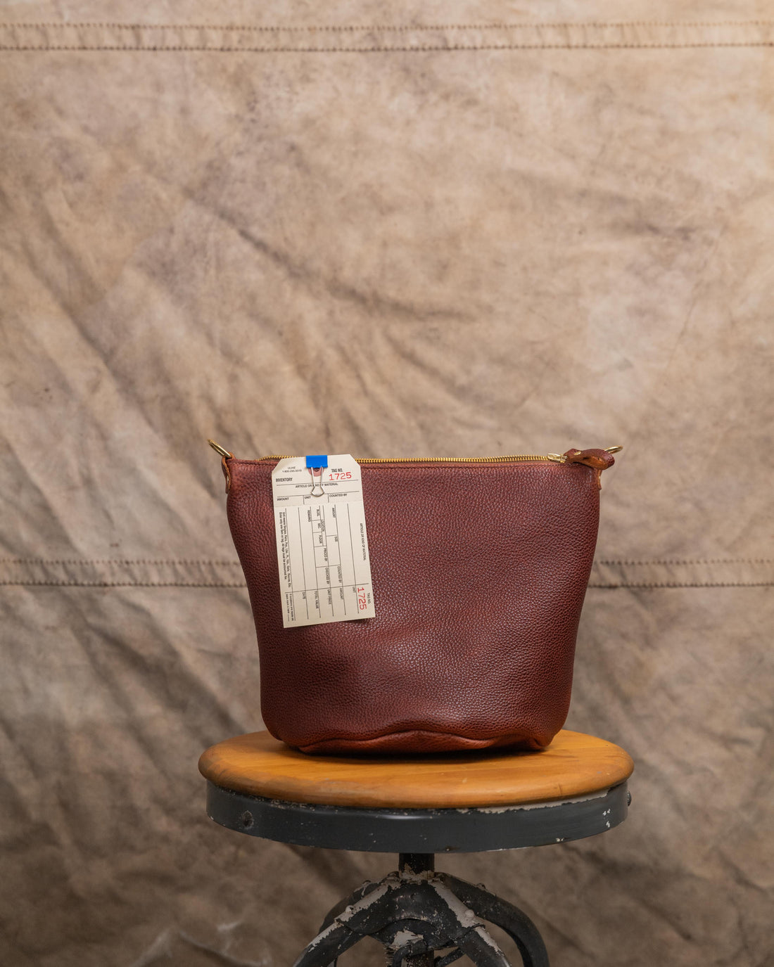 1725 Dark Tan Bulldog Zip Top Bucket Bag