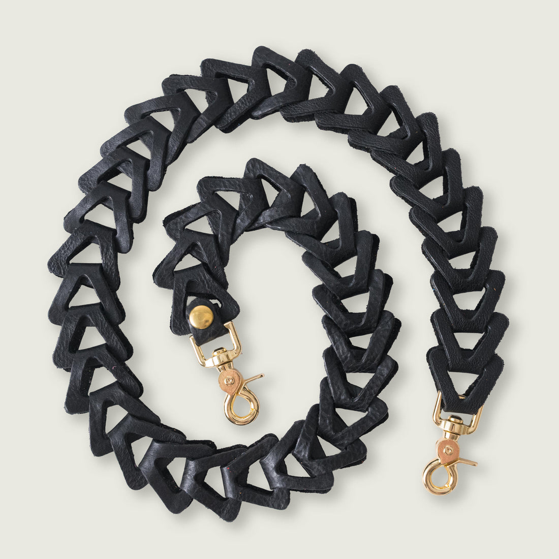 Black Bulldog Chain Link Strap
