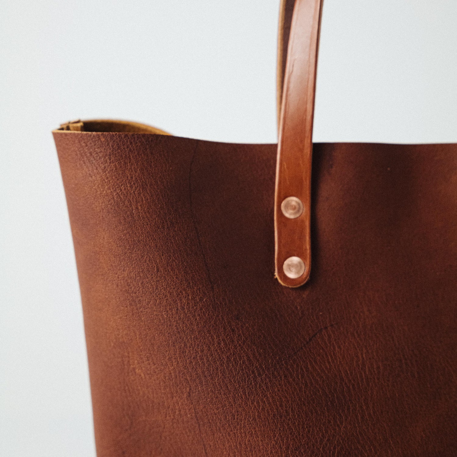 Macchiato East West Tote