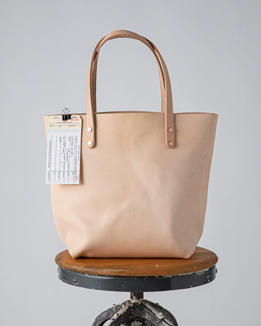 Scratch-and-Dent Vegetable Tanned Tote