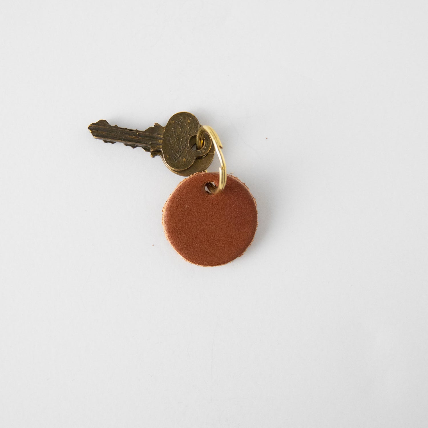 Tan Circle Key Fob- leather keychain - leather key holder - leather key fob - KMM &amp; Co.