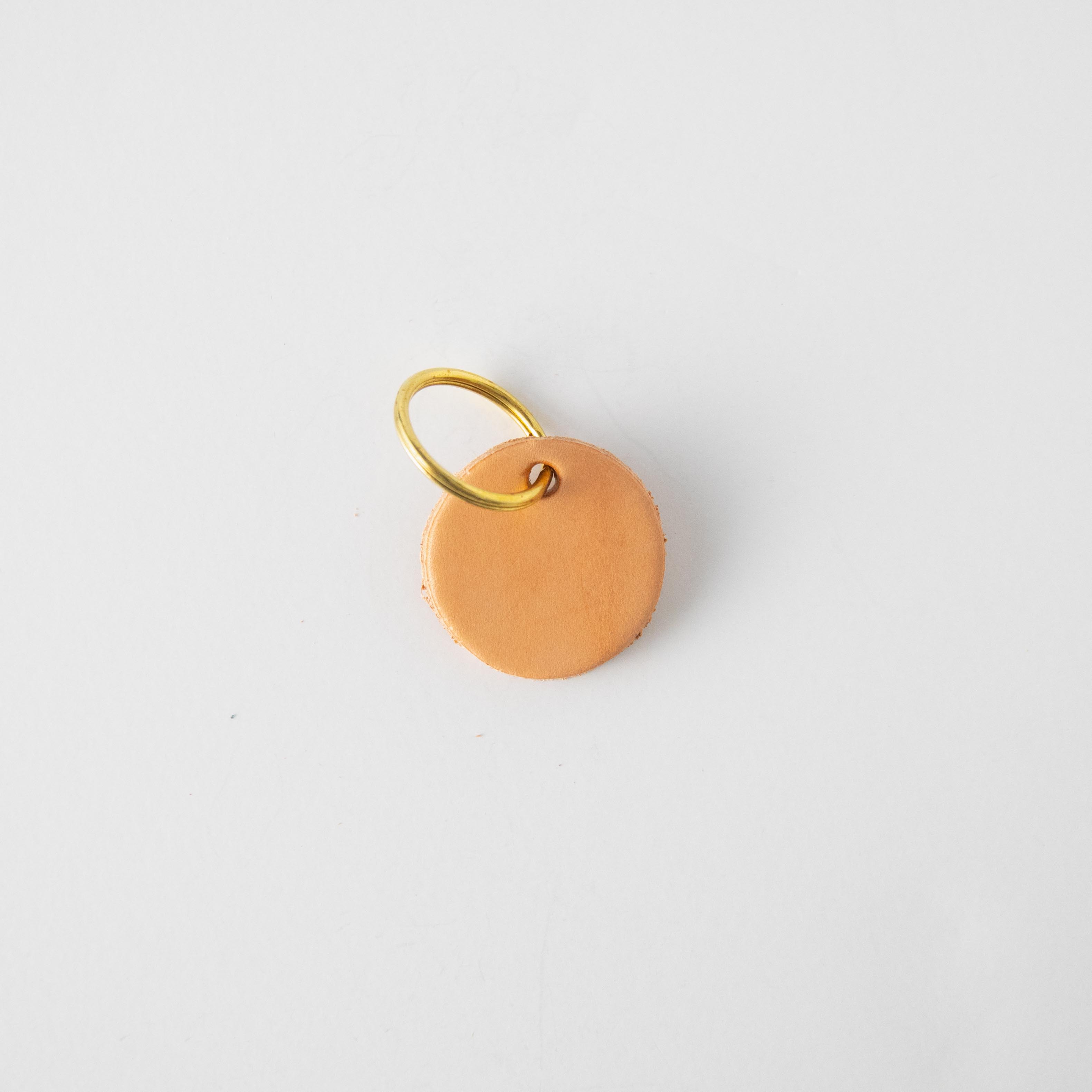 Vegetable Tanned Circle Key Fob- leather keychain - leather key holder - leather key fob - KMM &amp; Co.