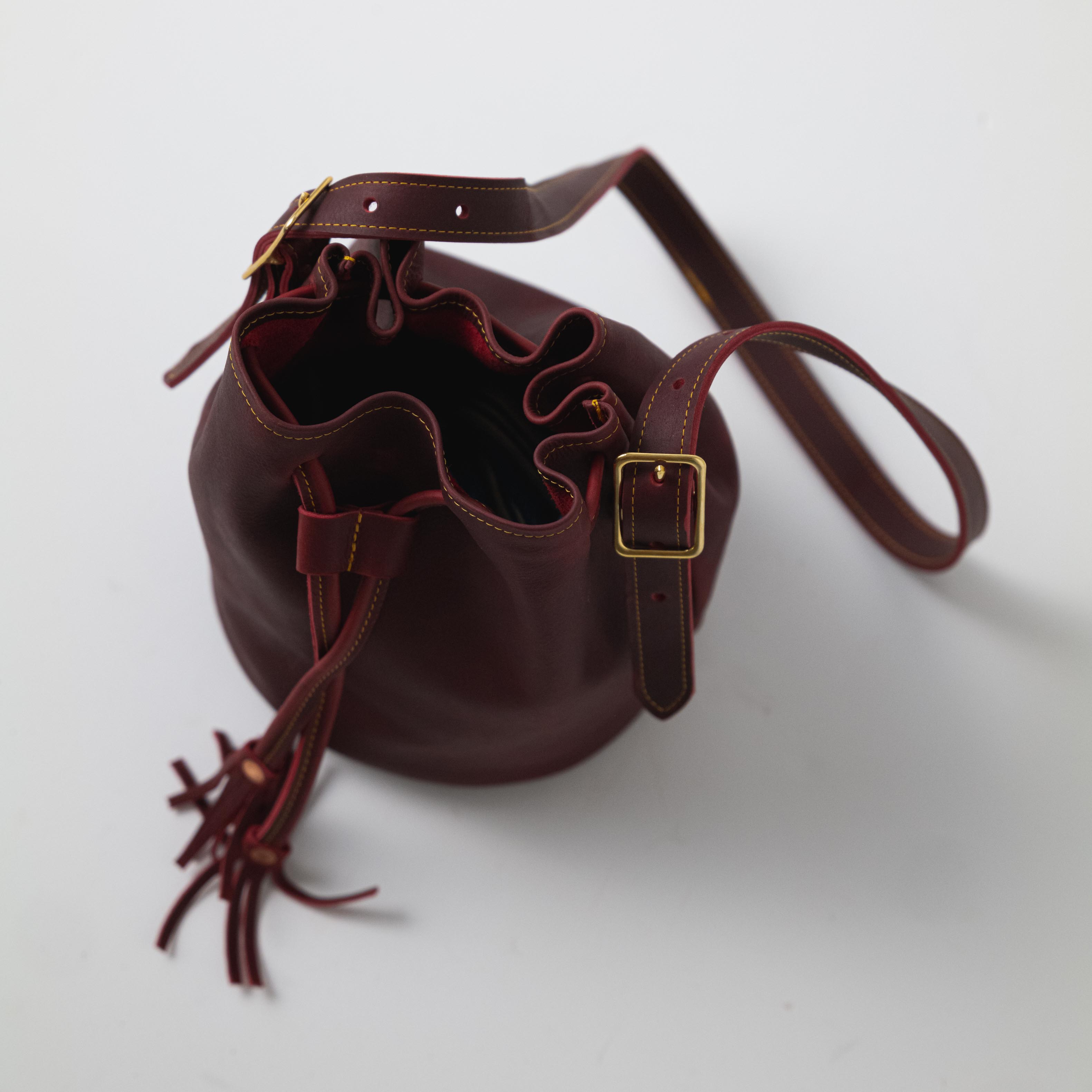 Large leather bucket discount handbags