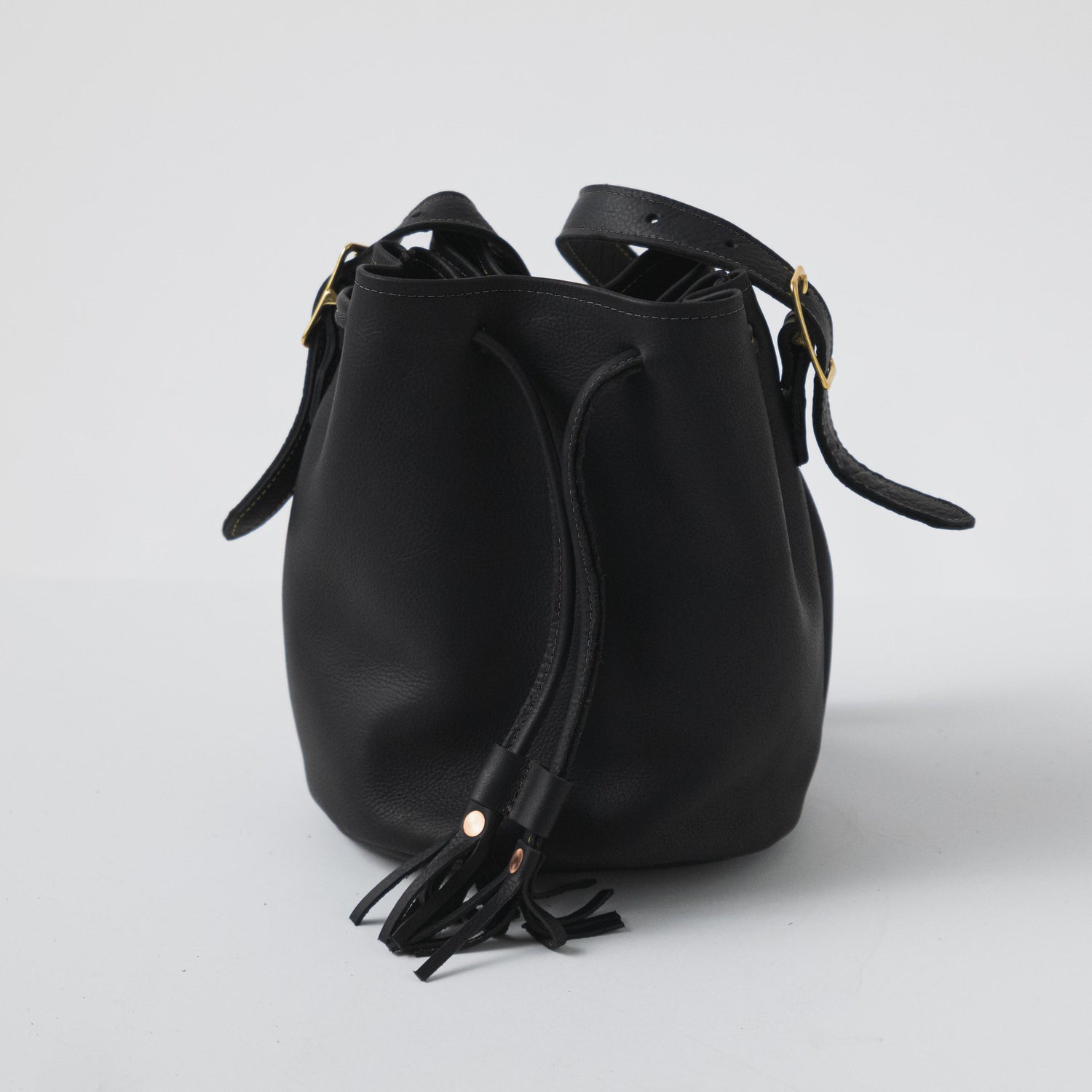 BUCKET BAG WITH TOPSTITCHING - Black