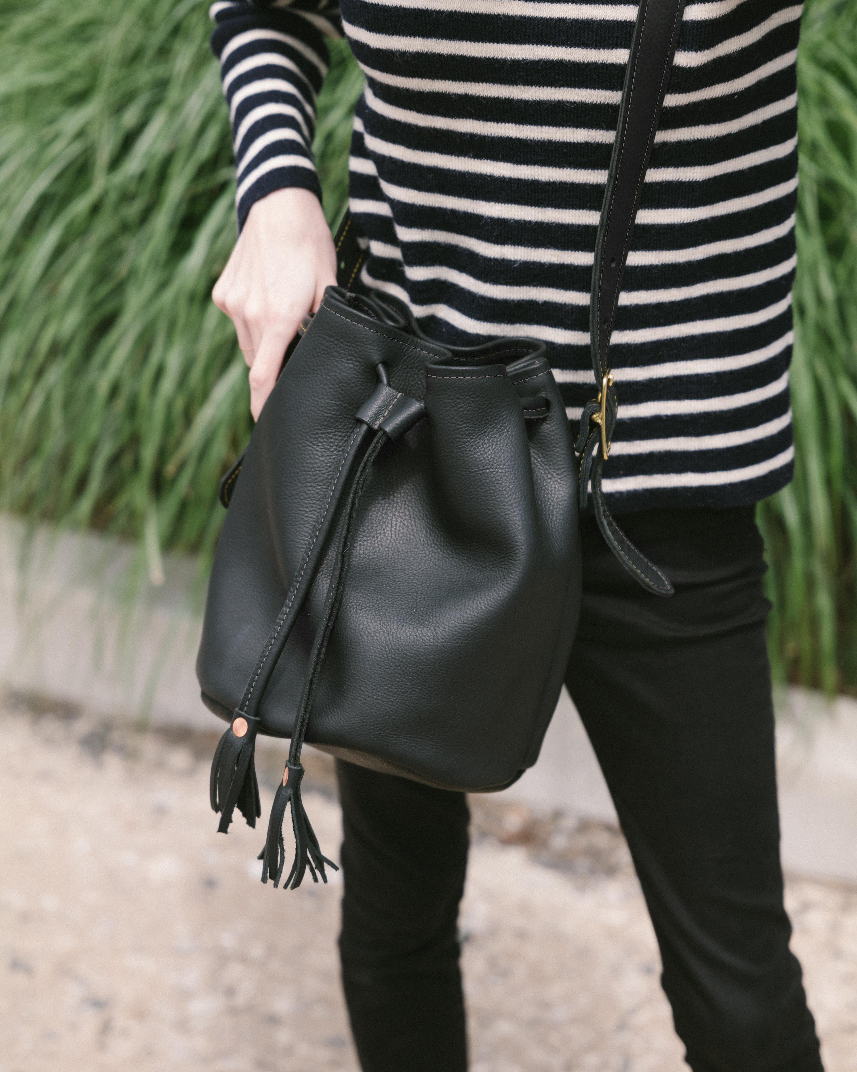 Black crossbody shop bucket bag