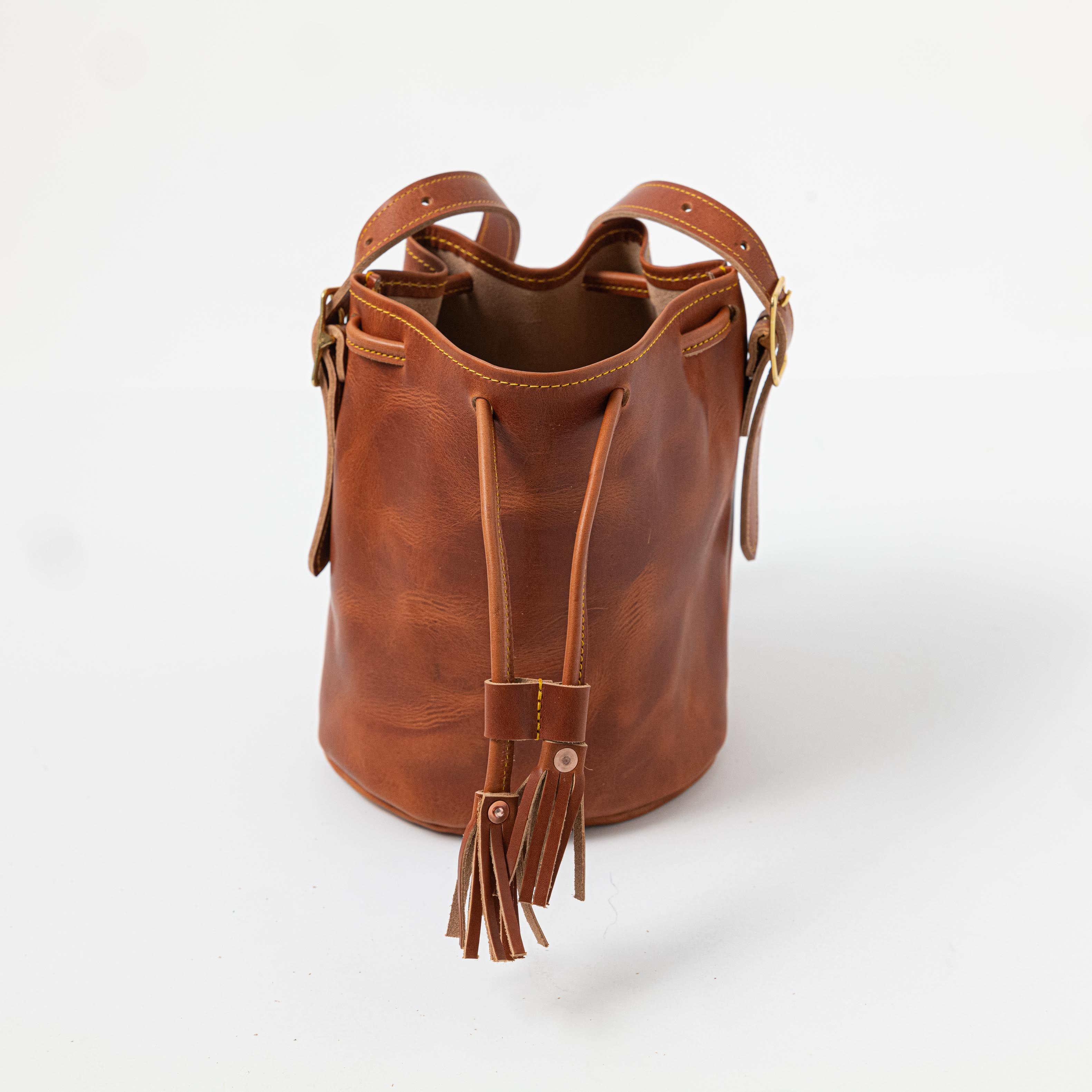 Tan bucket 2025 bag leather